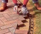 Placing the paving stones